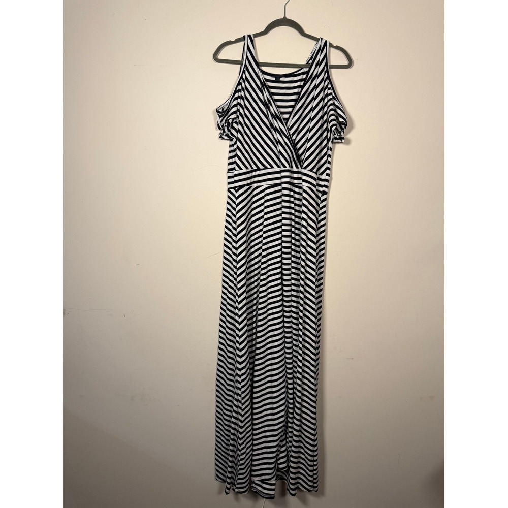 Torrid Womens Black White Striped Cold Shoulder Maxi Dress Surplice V-Neck Sz 2